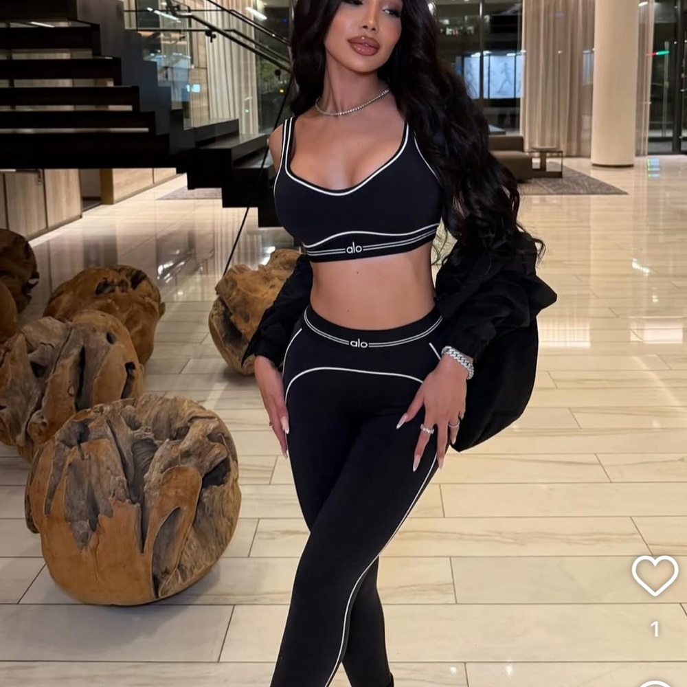ALO airbrush heart throb Black Leggings and Crop Top Set